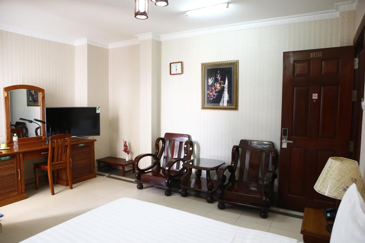 Phu An Hotel Thành Pho Ho Chí Minh Esterno foto